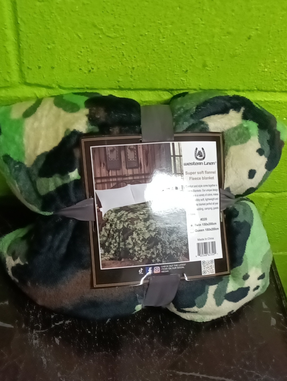 Western Linen Green Camouflage Fleece Throw Blanket